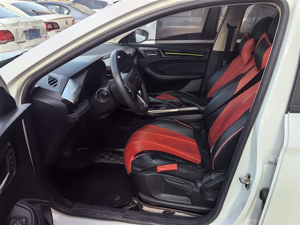 Roewe i5