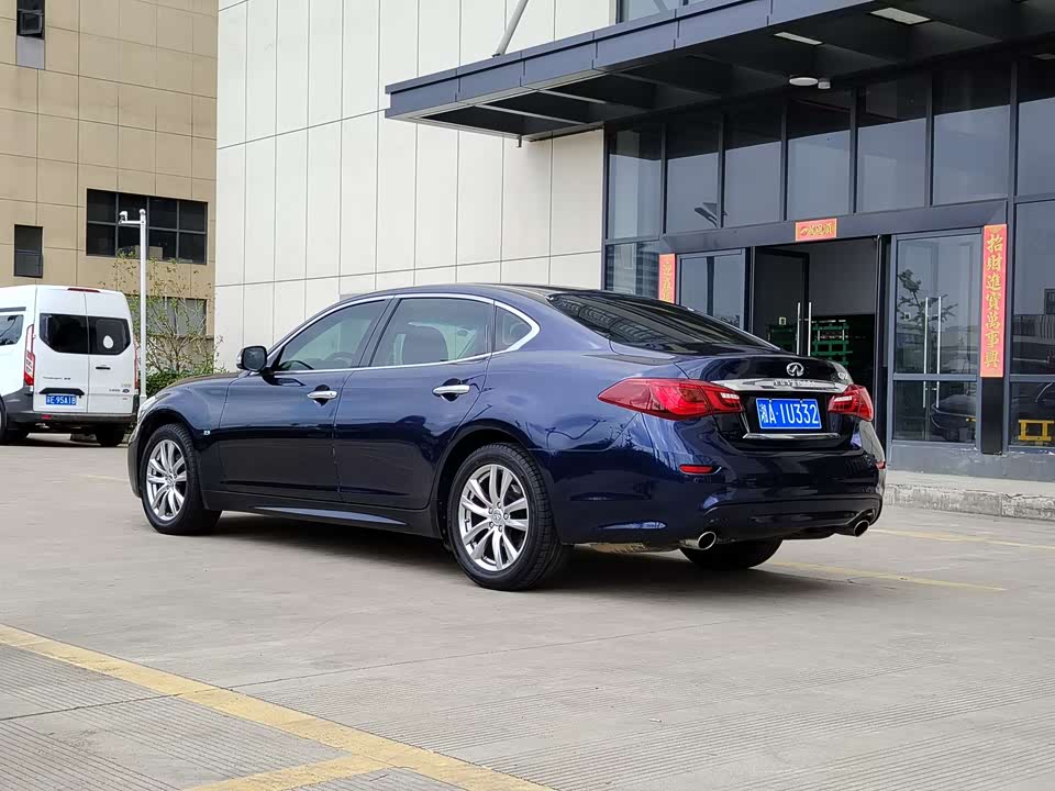 Infiniti Q70 Infiniti Q70