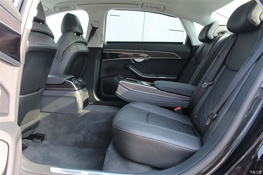 Audi A8L, 2023 6