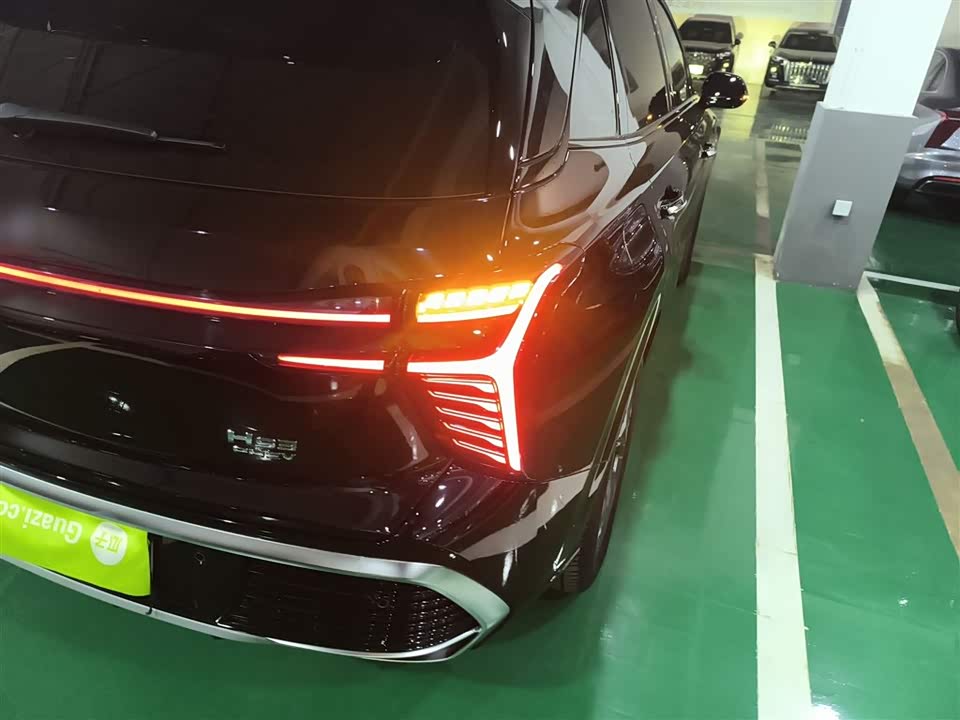 Hongqi HS3 PHEV