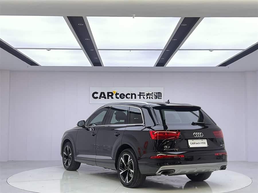 Audi Q7 2019, фото 3