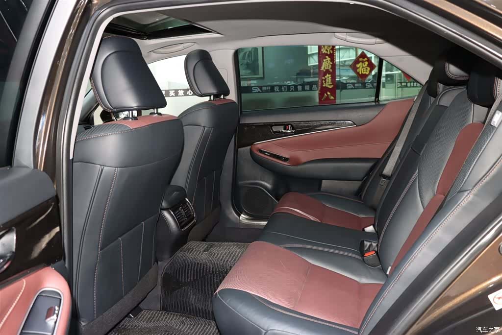 Toyota Crown, 2018 11