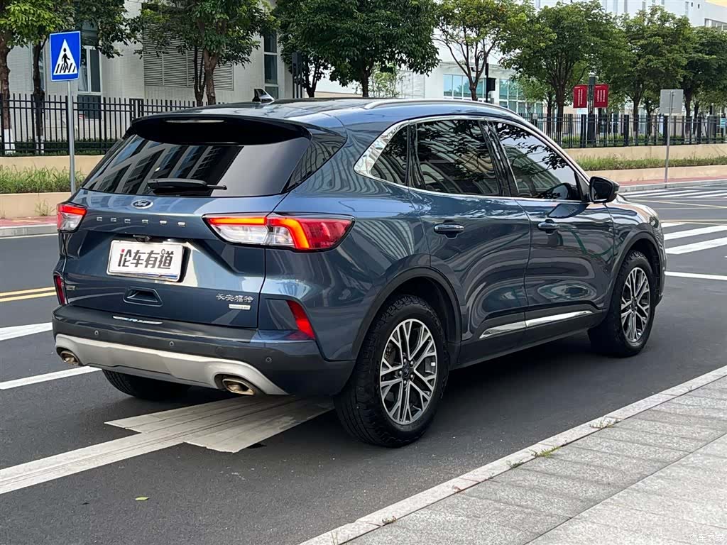 Ford Escape, 2022 2