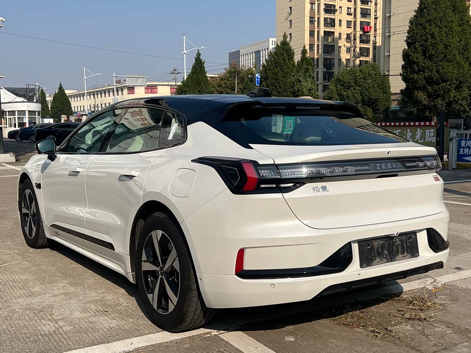 Zeekr 001