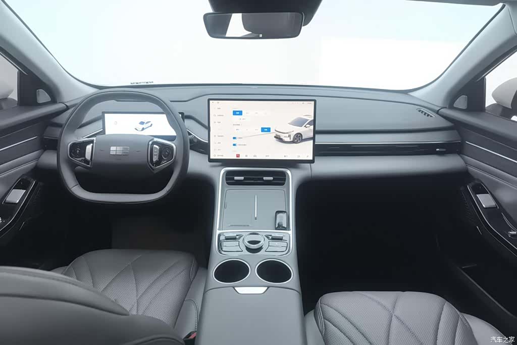 Geely Galaxy L6, 2025 12