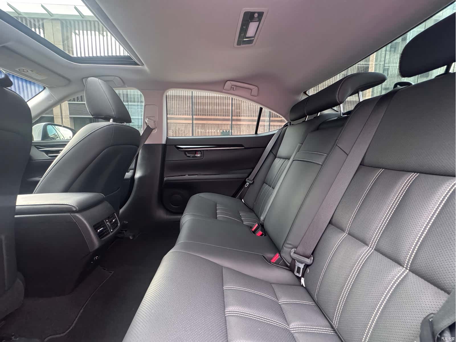 Lexus ES, 2017 22