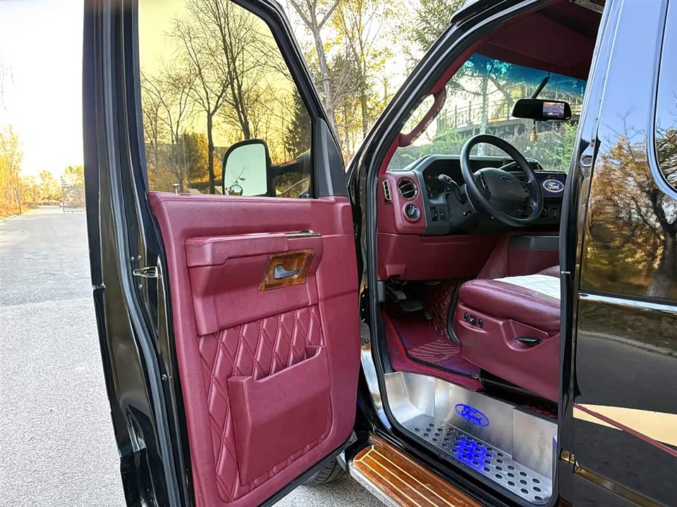Ford E350
