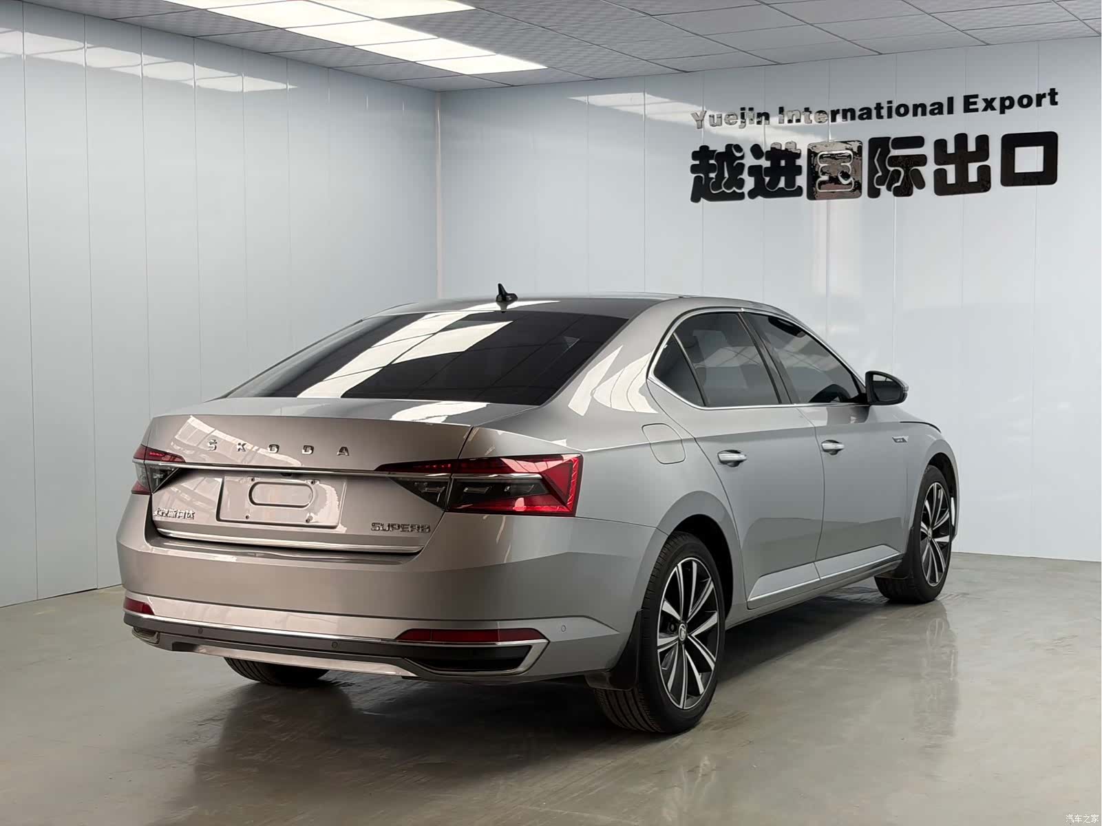 Skoda Superb, 2023 10