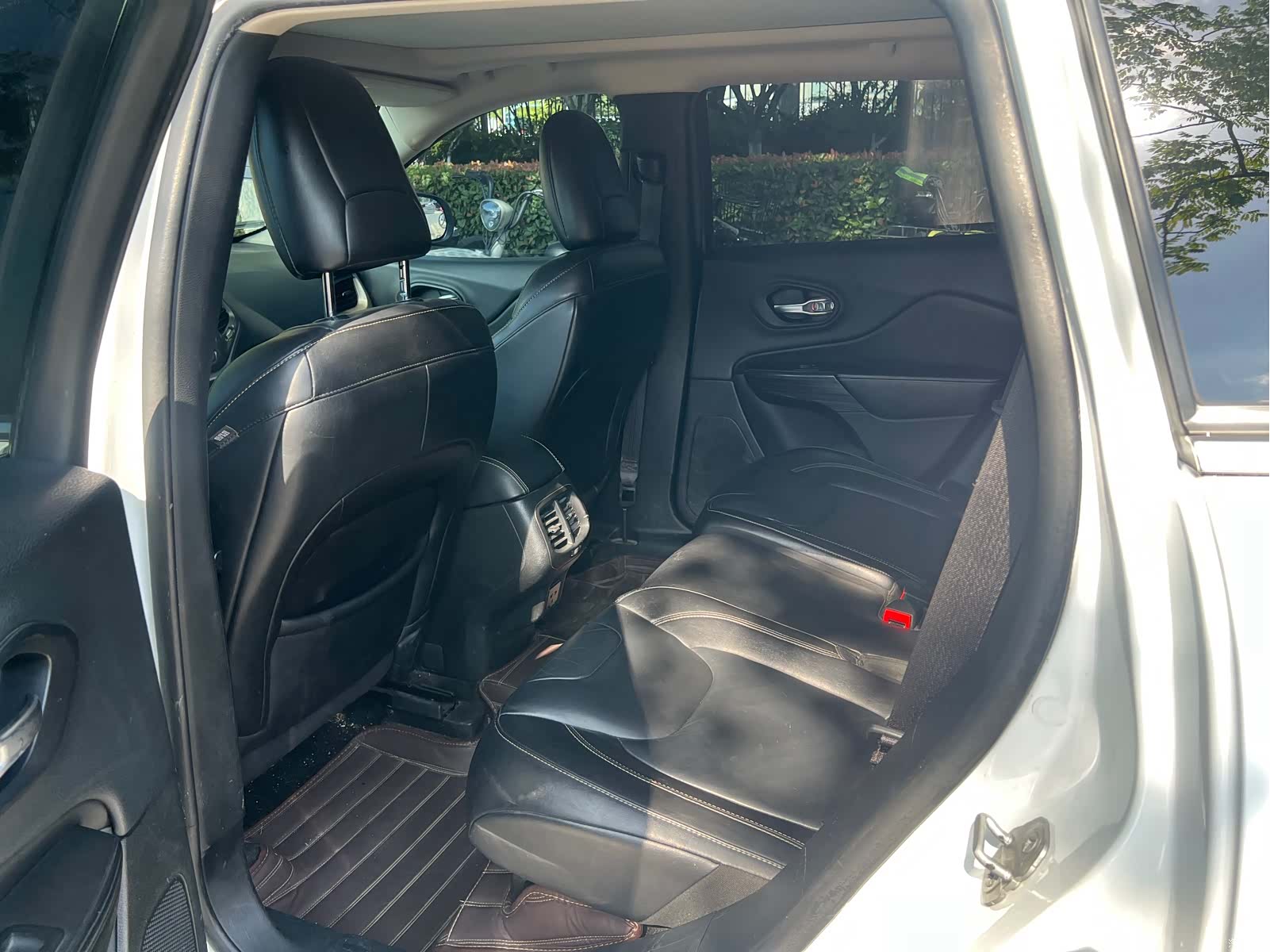 Jeep Cherokee, 2015 14