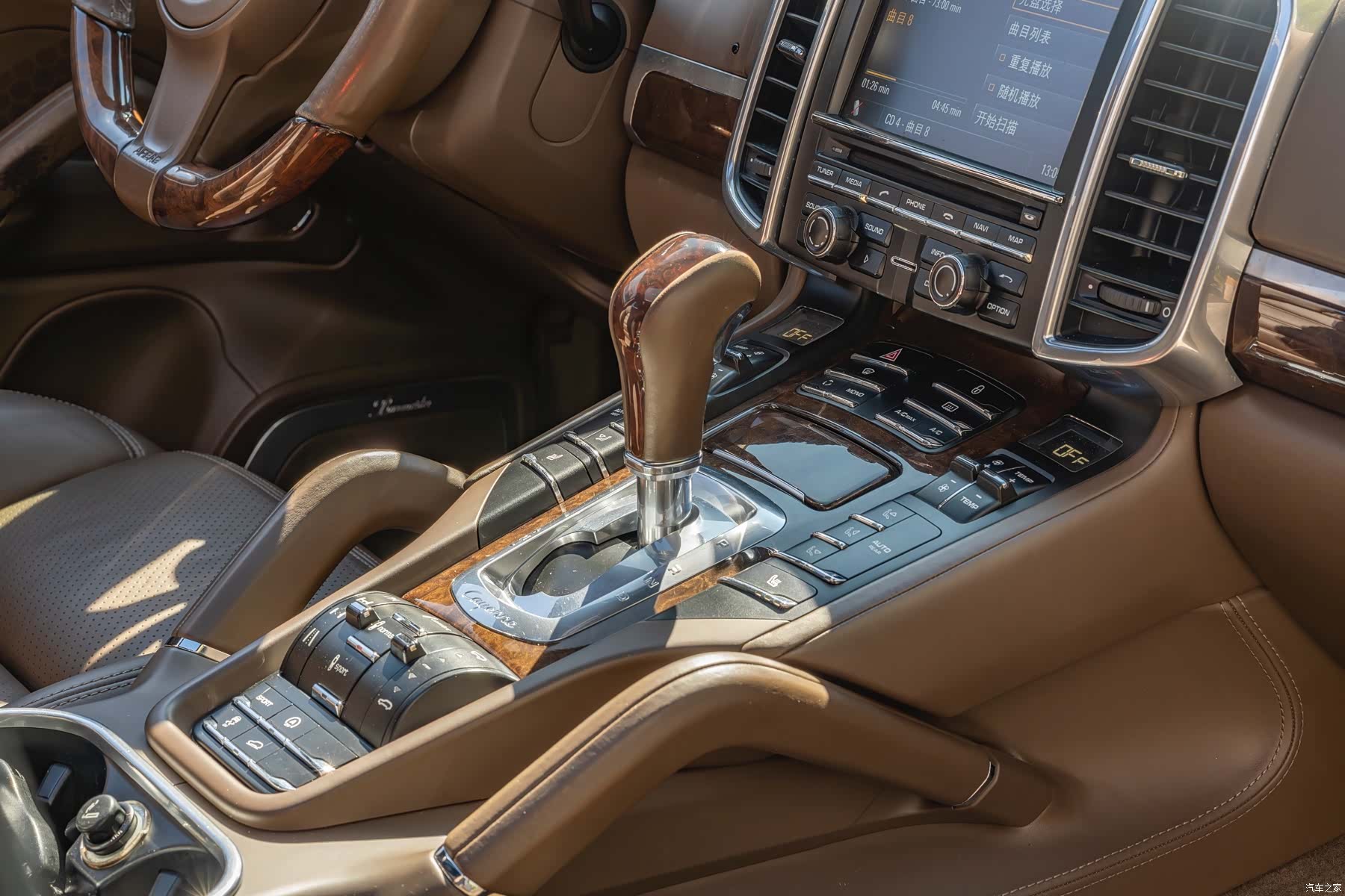 Porsche Cayenne, 2013 11