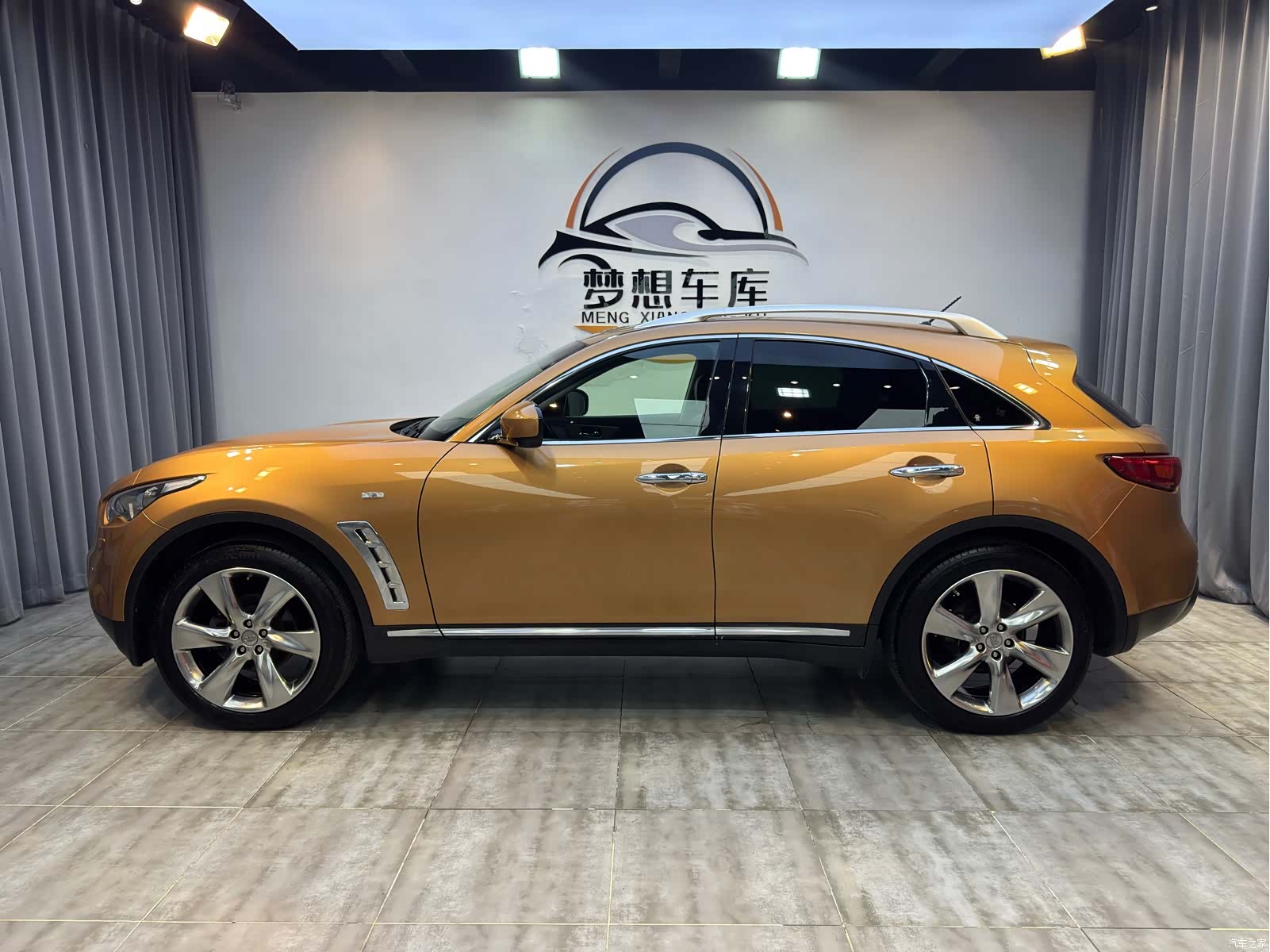 Infiniti FX37, 2013 4