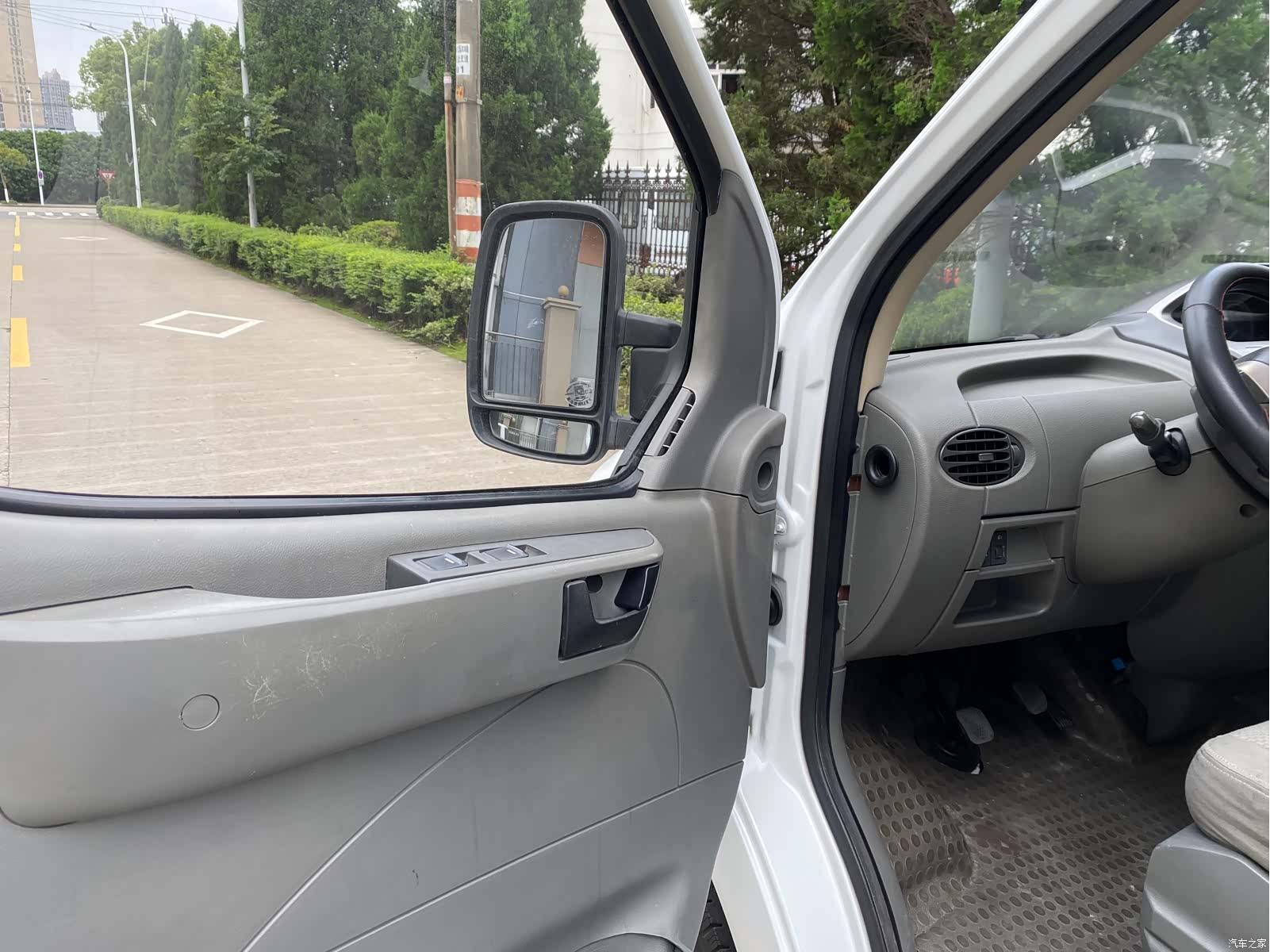 Maxus V80, 2013 9
