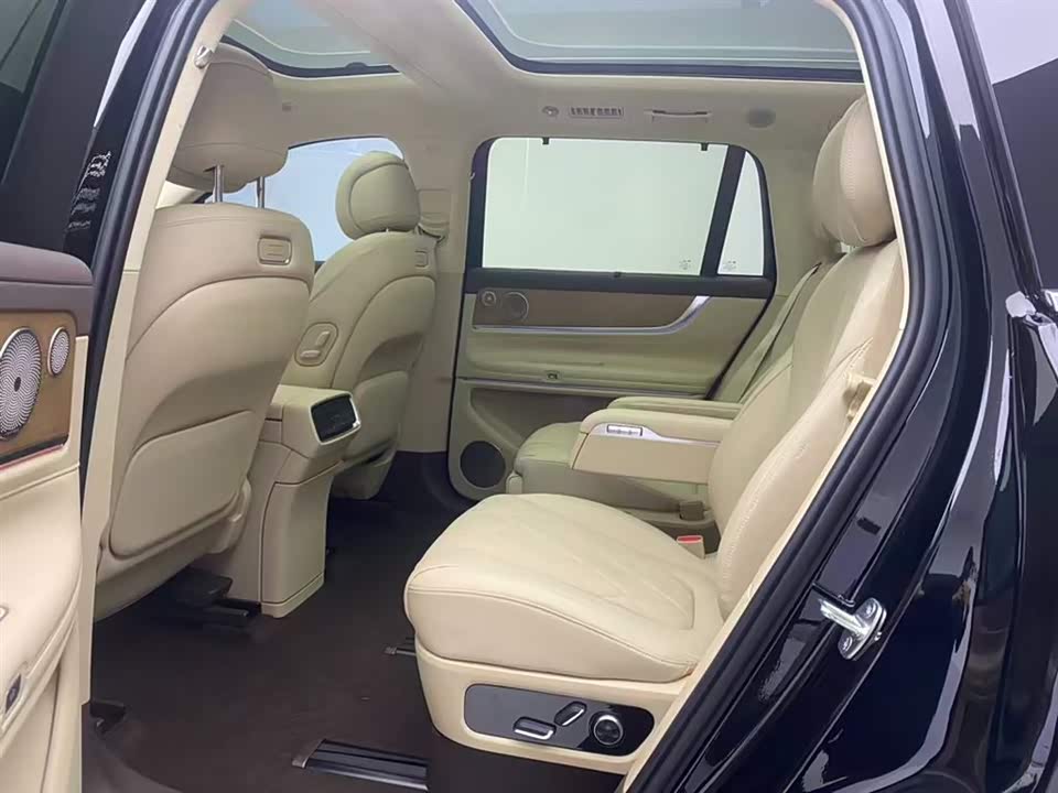 AITO Ask the world M9