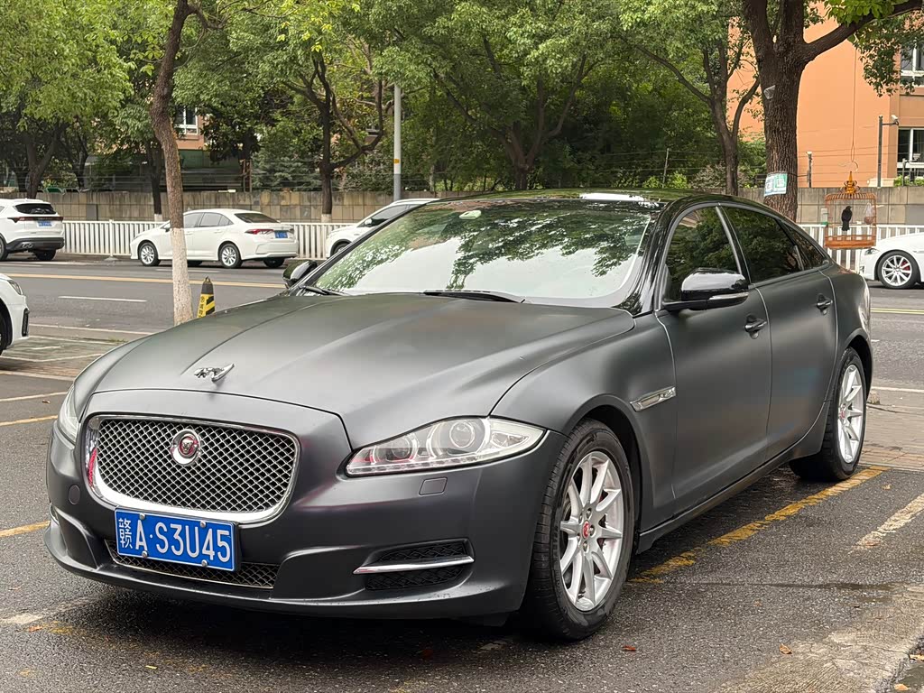 Jaguar XJ