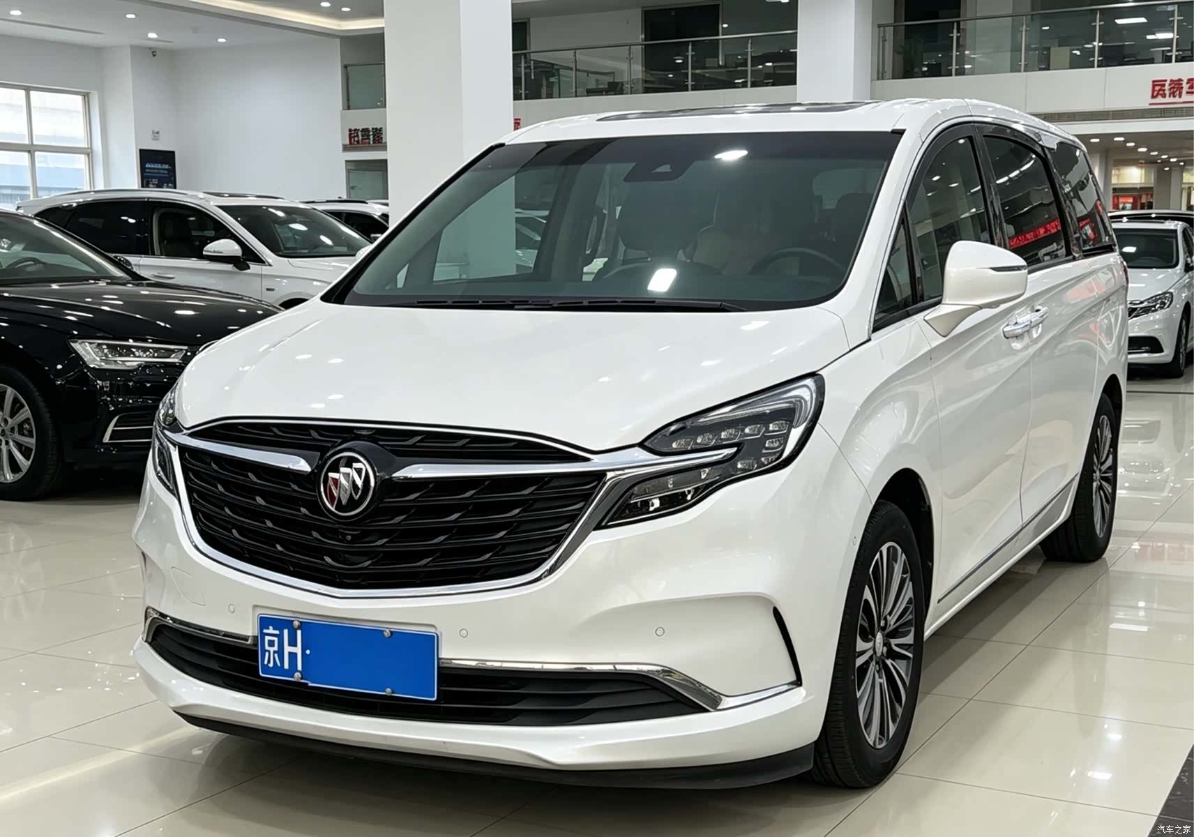 Buick GL8, 2021 1