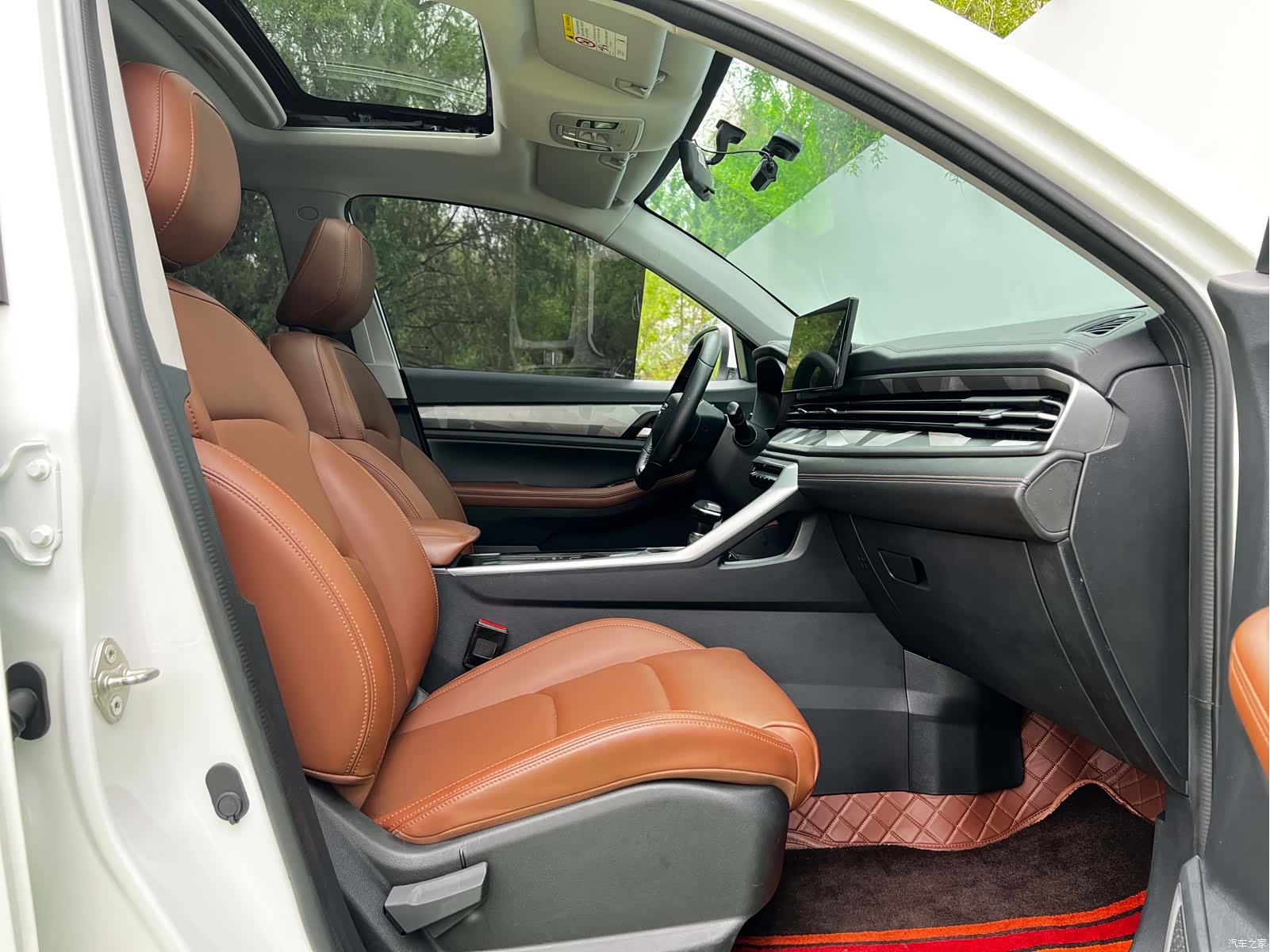 Geely X6, 2022 15