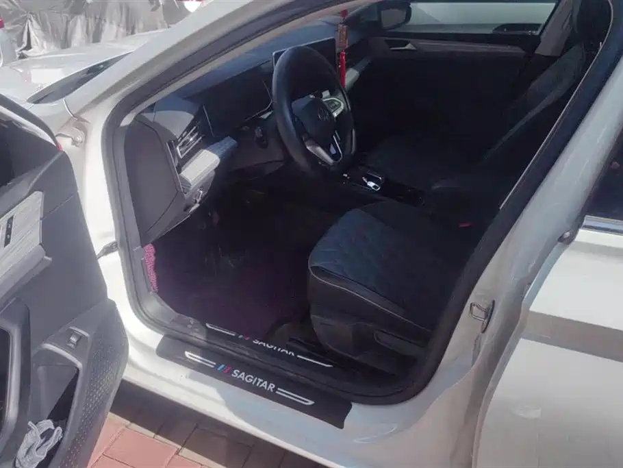 Volkswagen Sagitar
