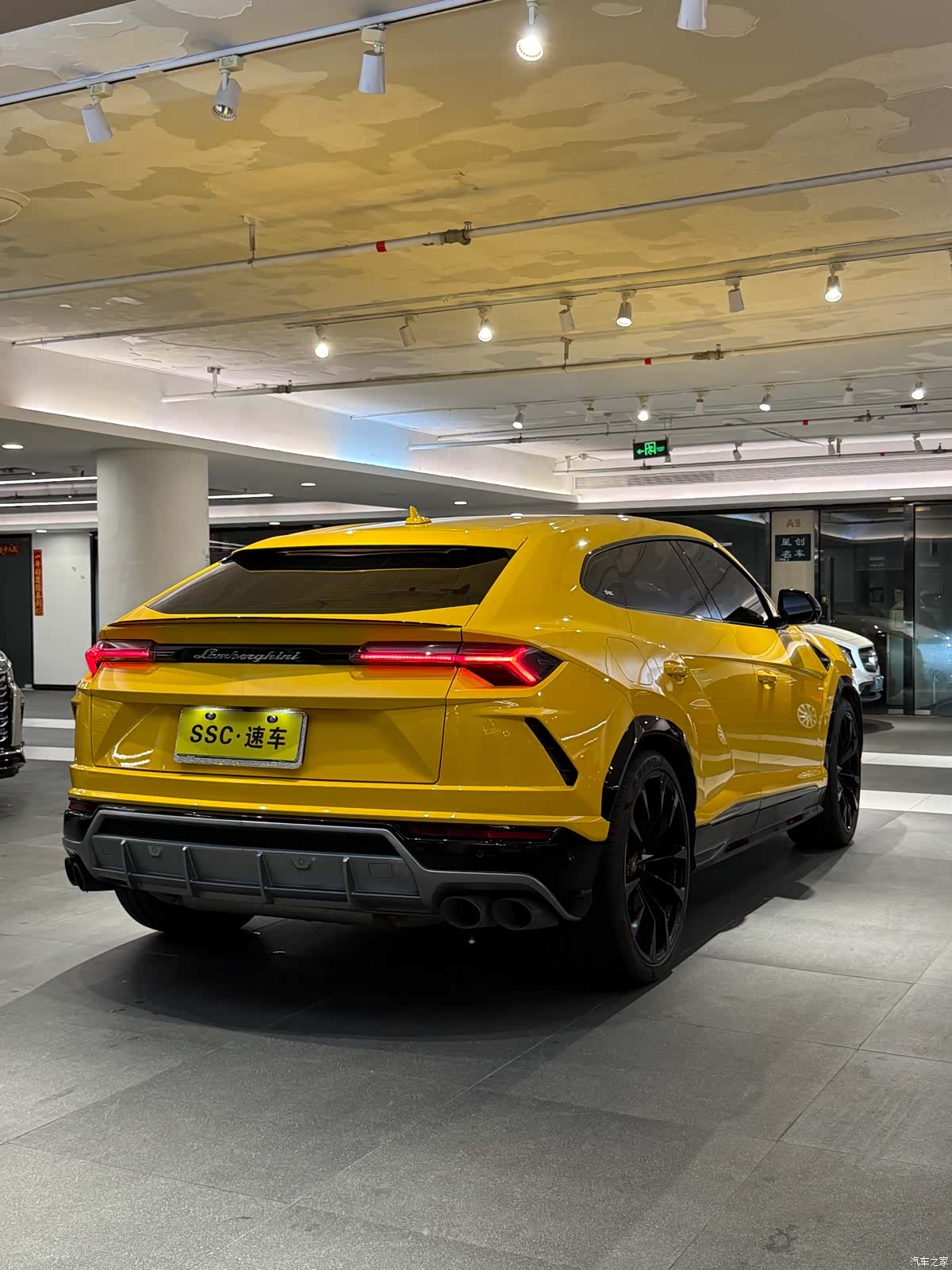Lamborghini Urus, 2021 6