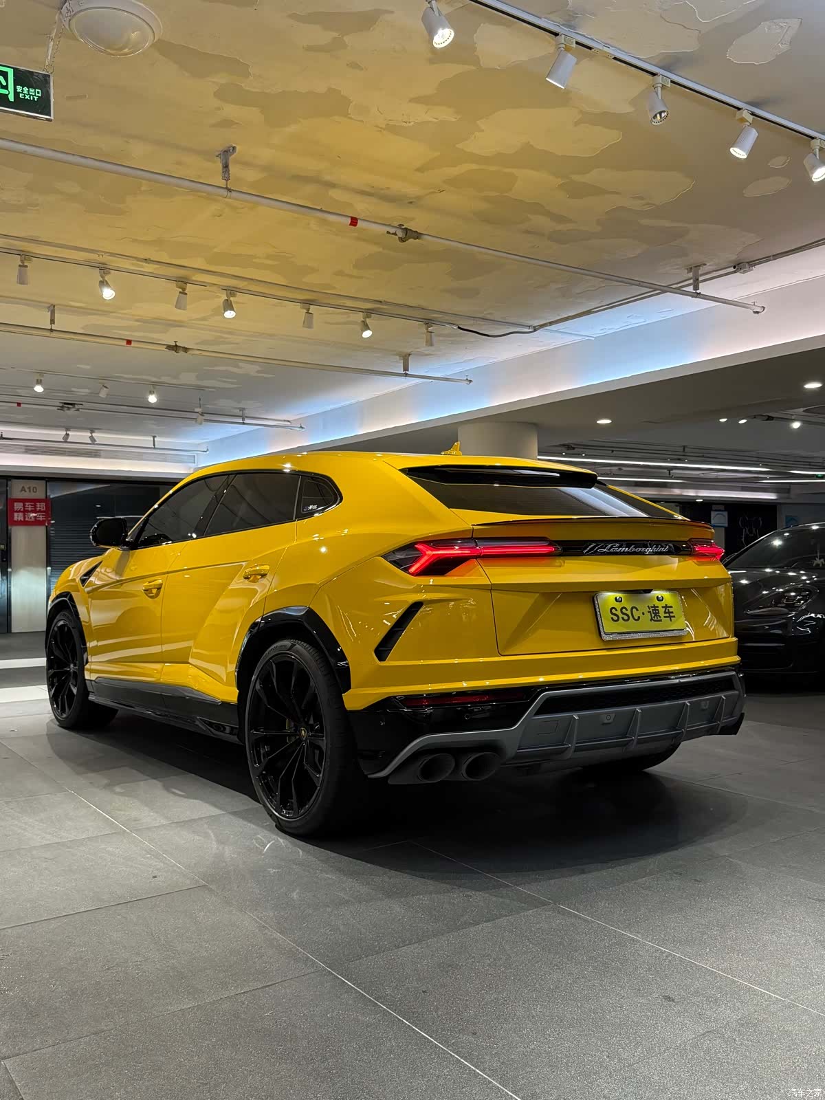 Lamborghini Urus, 2021 4