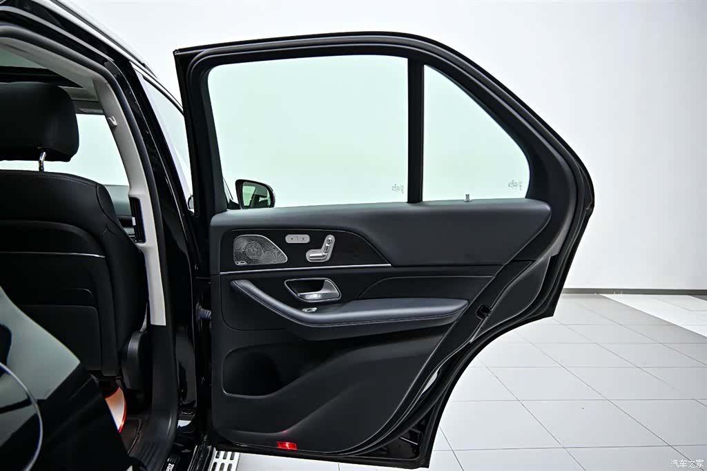 Mercedes-Benz GLE, 2023 21