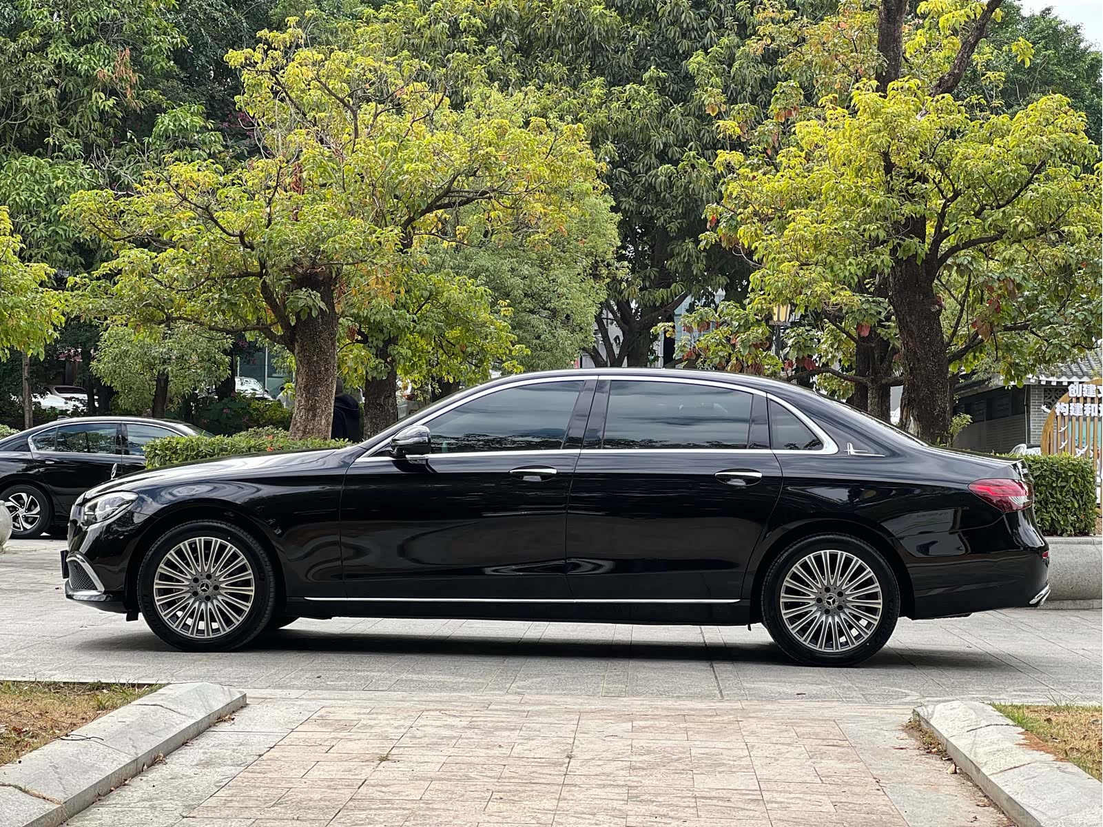 Mercedes-Benz E-Class, 2023 4
