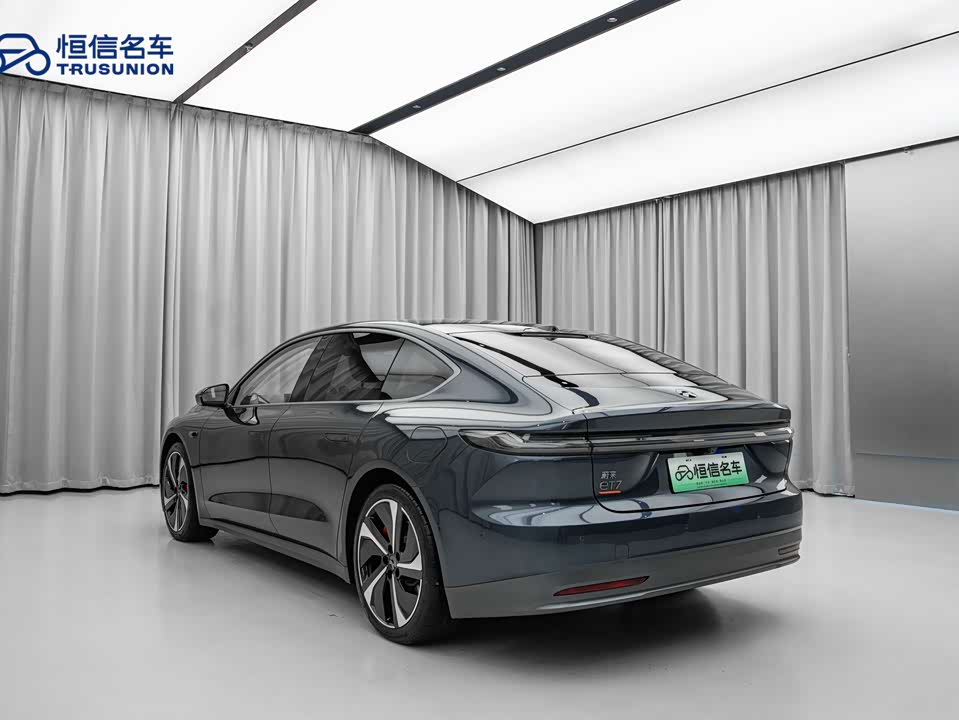 NIO ET7