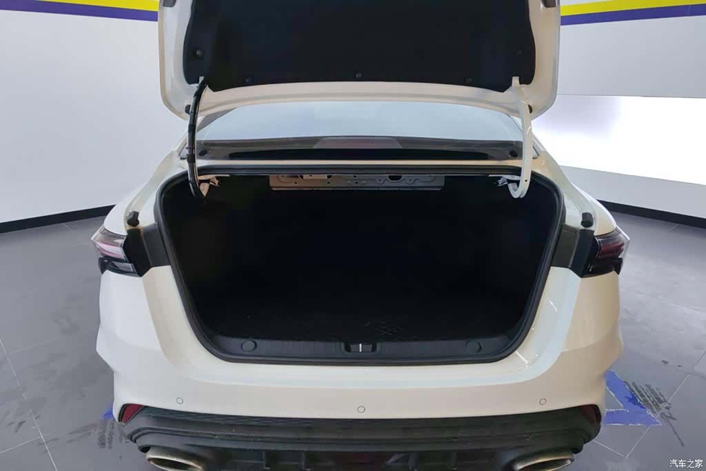 Geely Binray, 2024 4