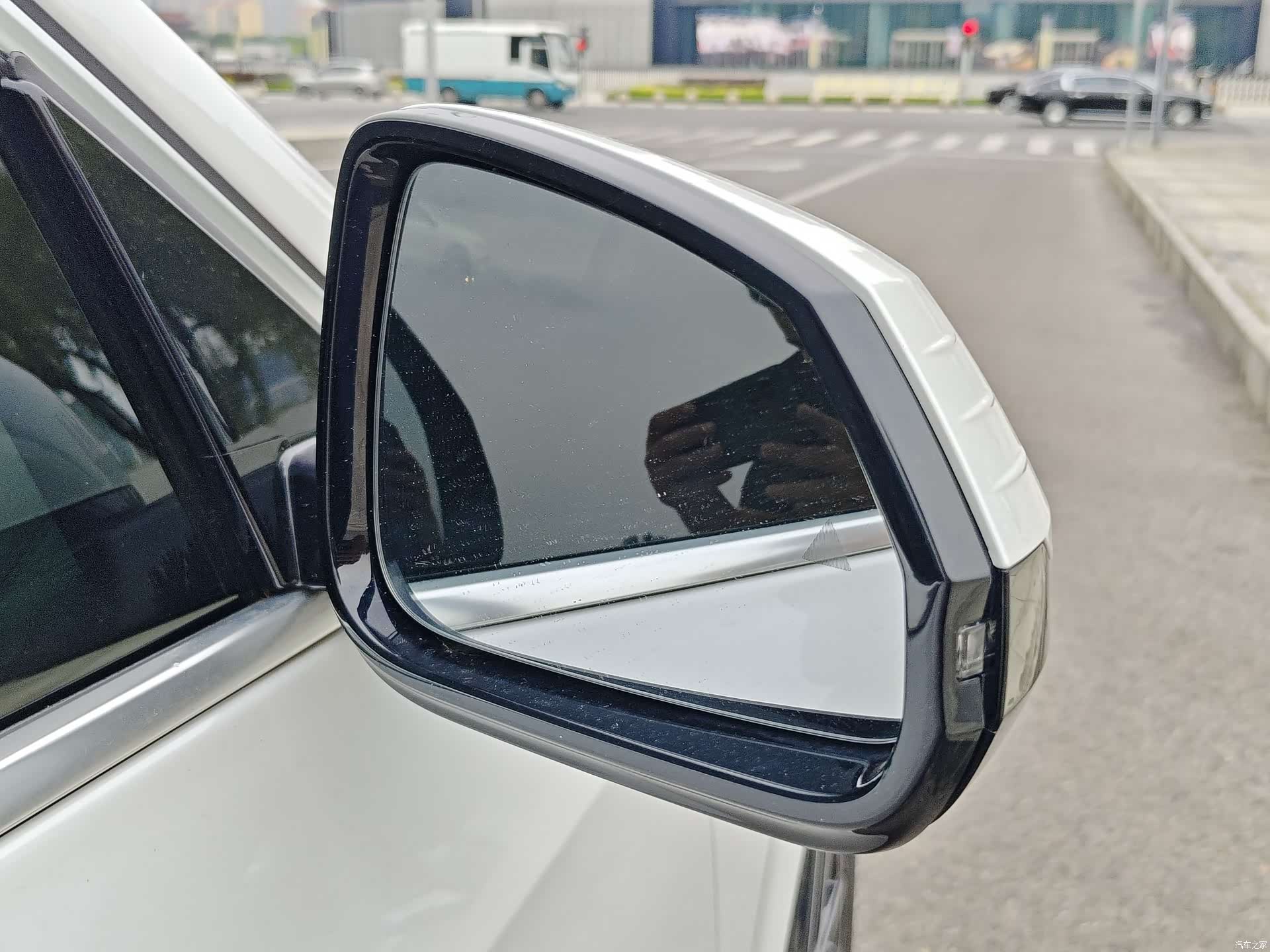 BMW iX1, 2025 19