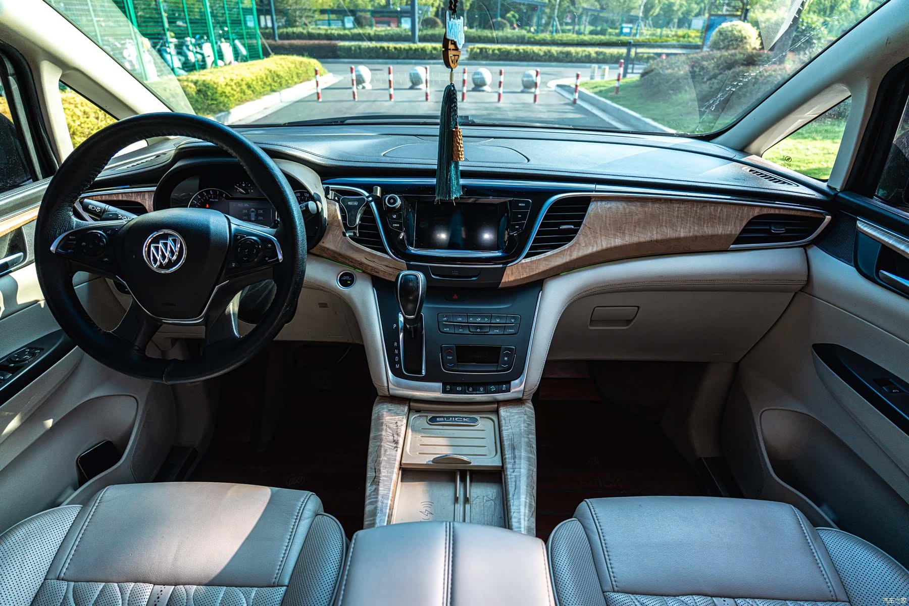 Buick GL8, 2016 8