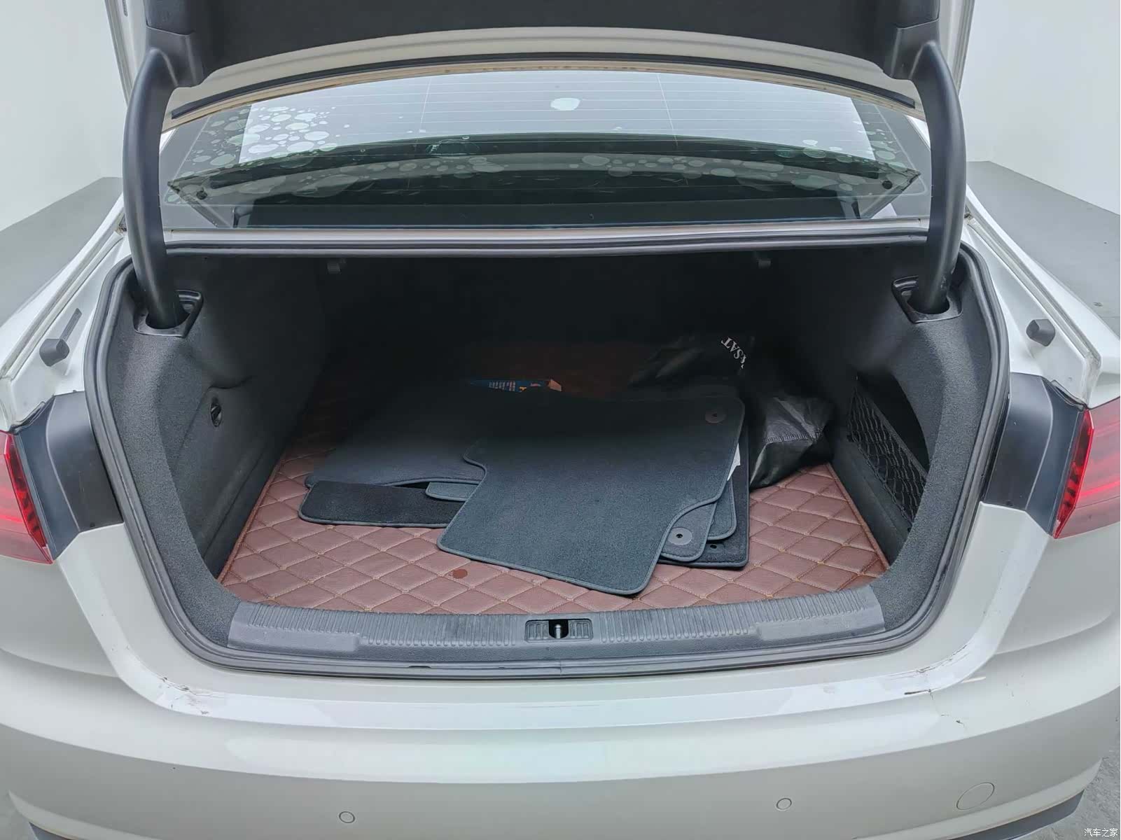 Audi A6L, 2016 11