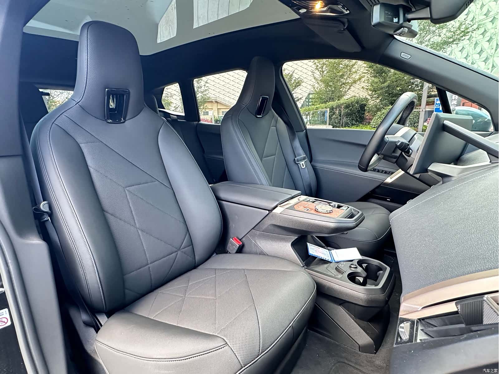 BMW iX, 2024 17