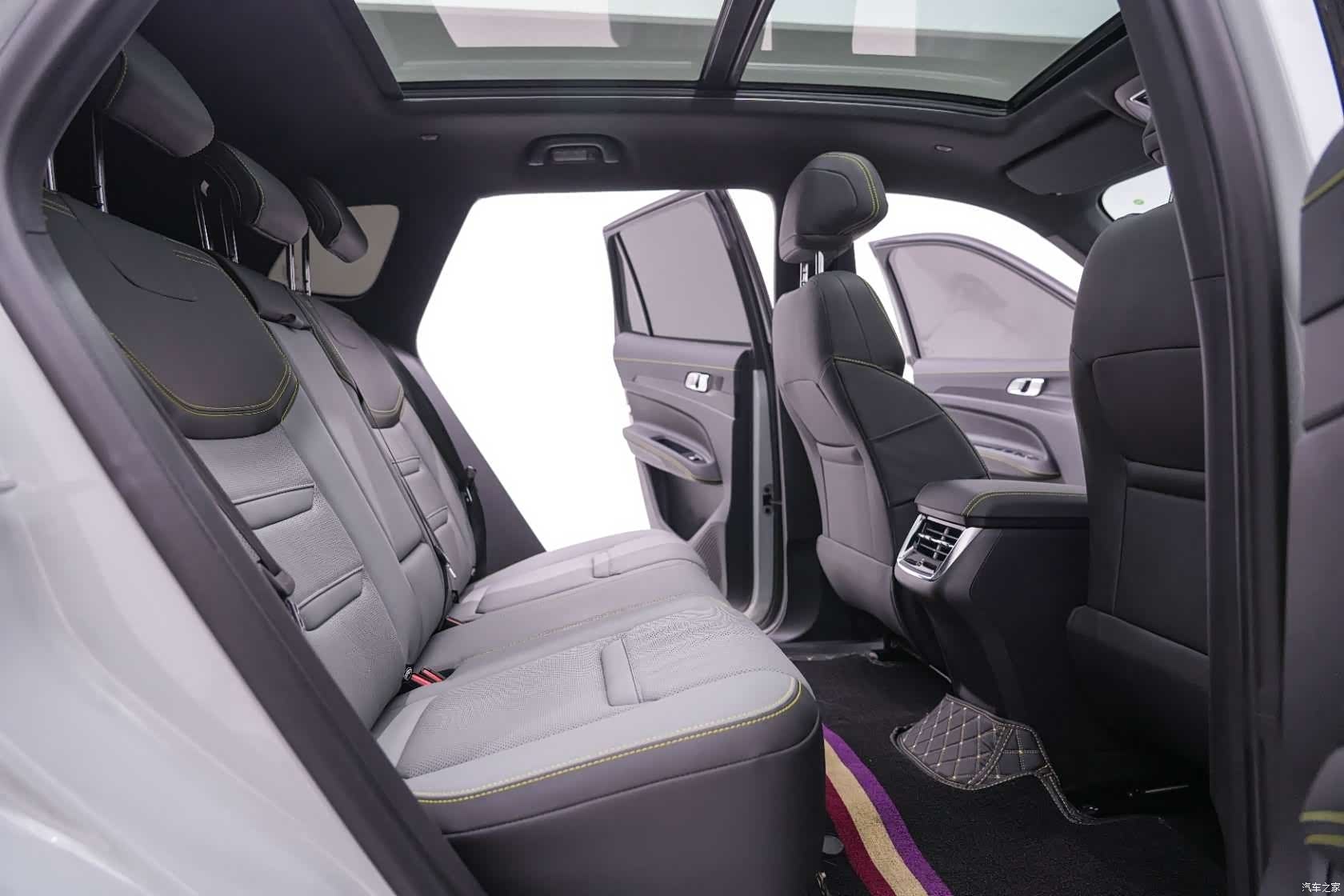 Ford Equator Sport, 2024 29