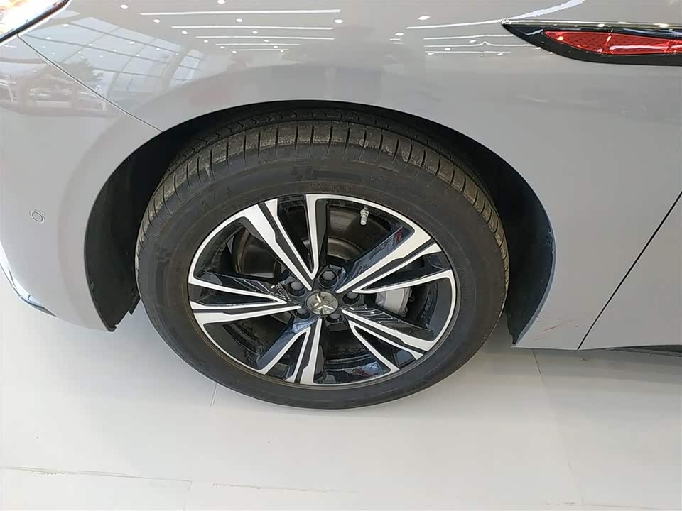 Hongqi EH7 Hongqi EH7