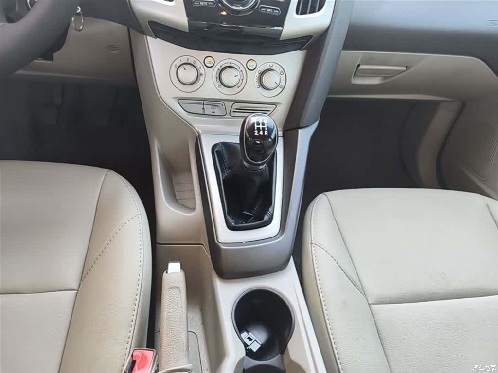 Ford Focus, 2015 14