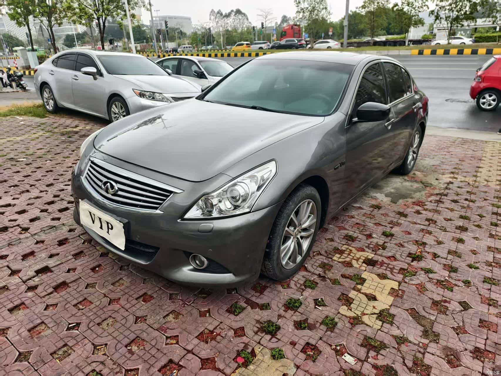 Infiniti G25, 2011 3