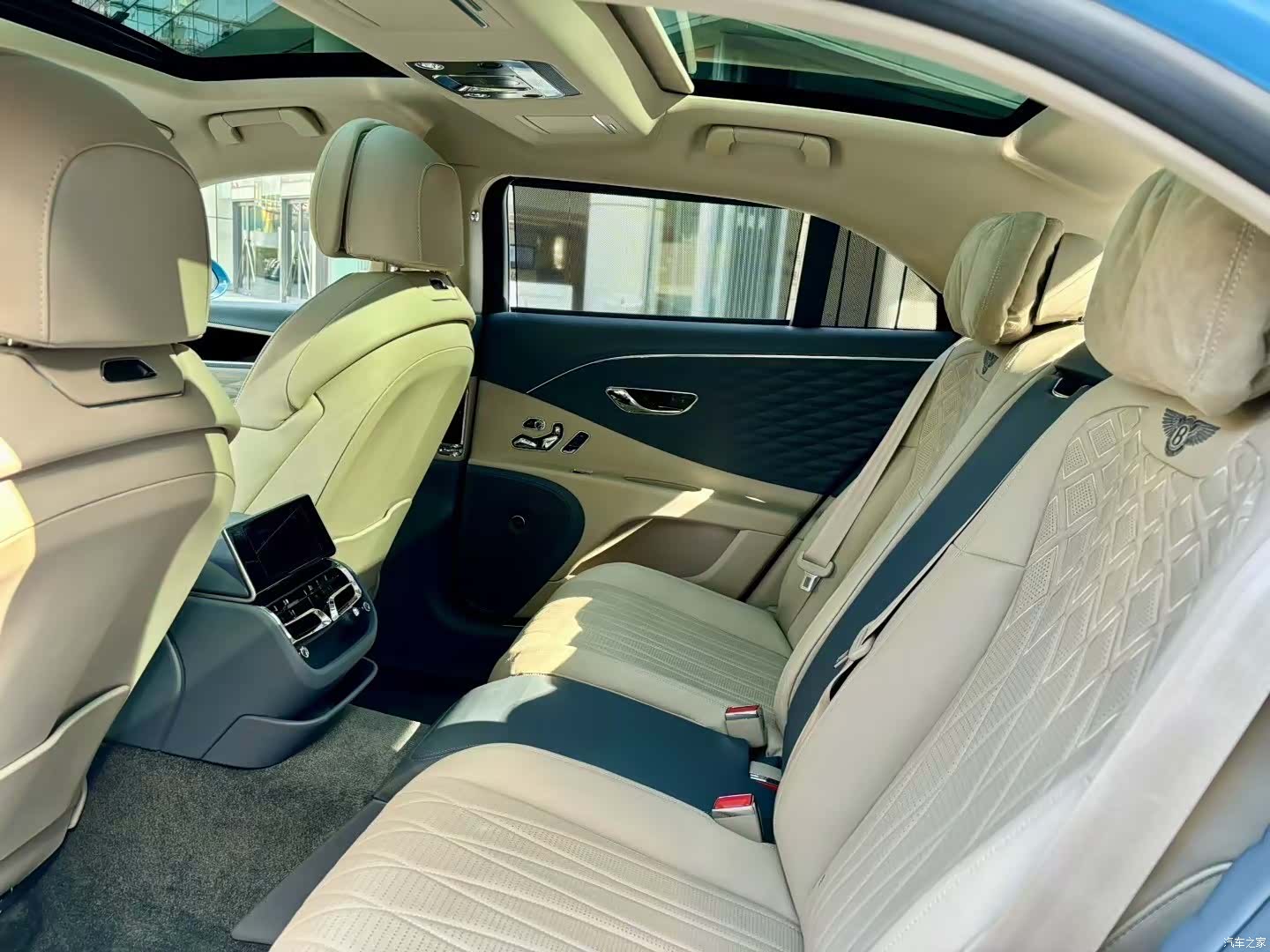 Bentley Flying Spur, 2022 7
