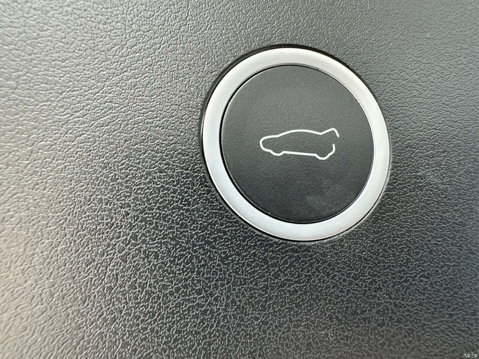 Tesla Model X, 2019 19