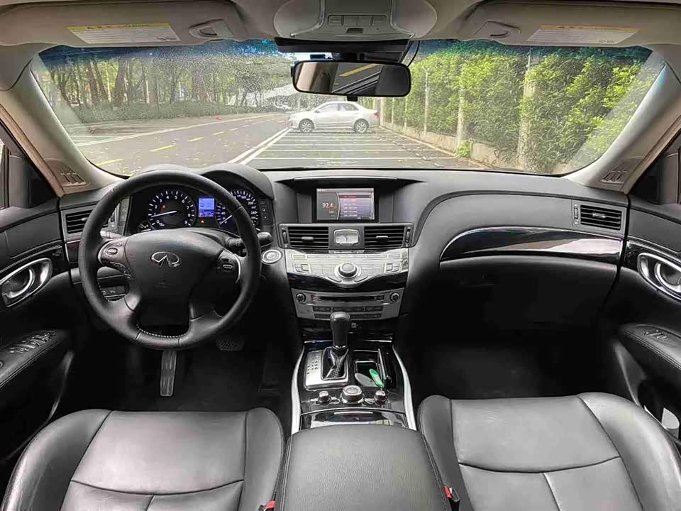 Infiniti Q70 Infiniti Q70