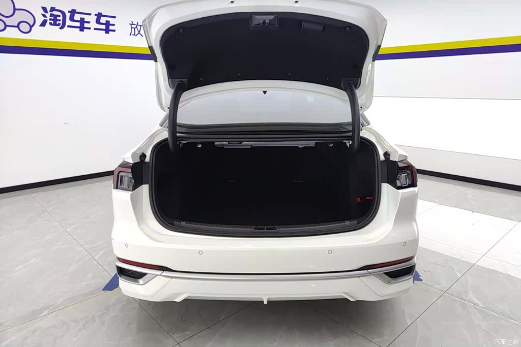 Ford Mondeo, 2023 4