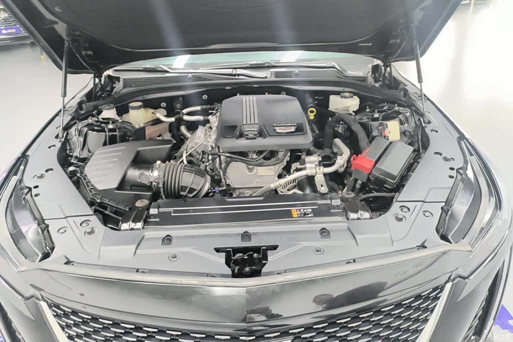 Cadillac CT5, 2022 10