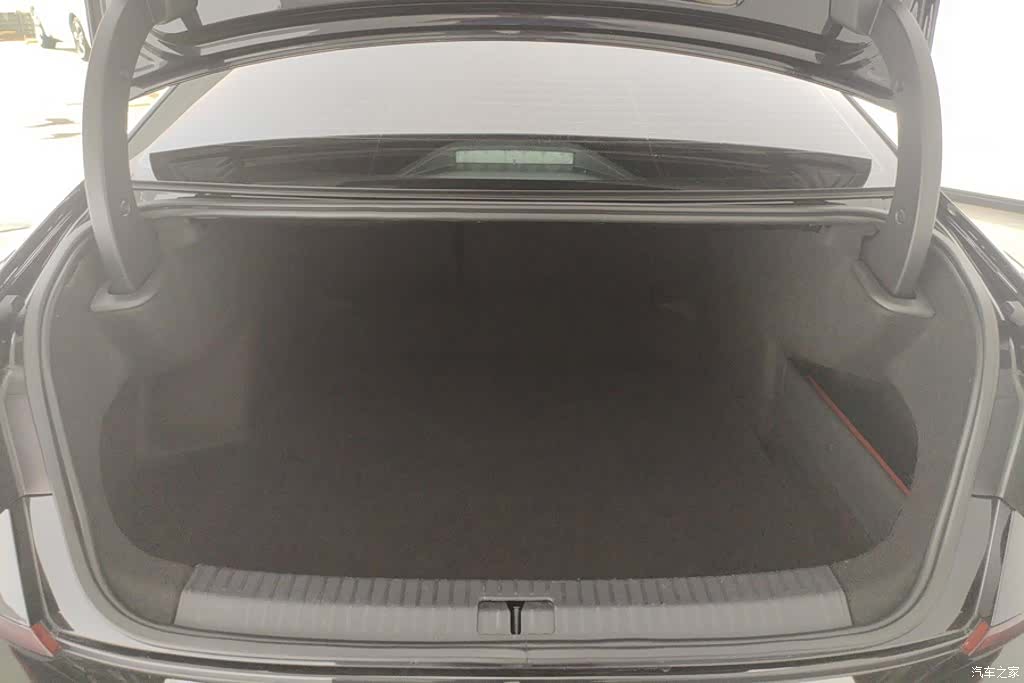 Volkswagen Passat, 2024 4