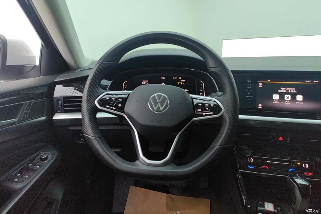 Volkswagen Passat, 2023 15