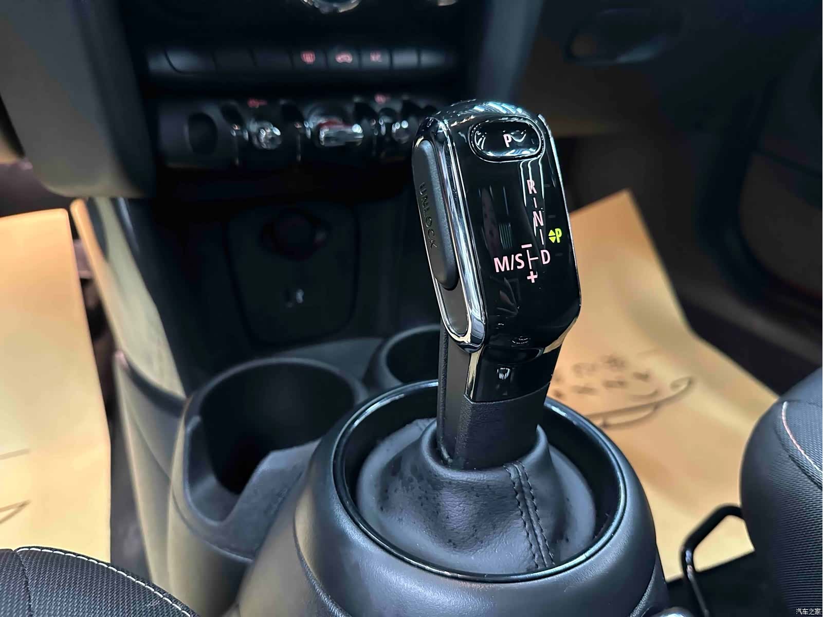 Mini ONE, 2021 13
