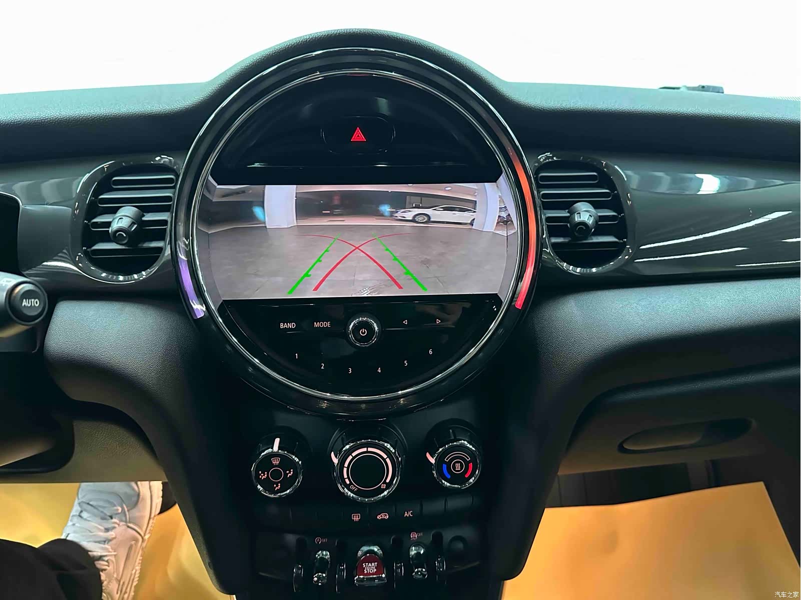 Mini ONE, 2021 15
