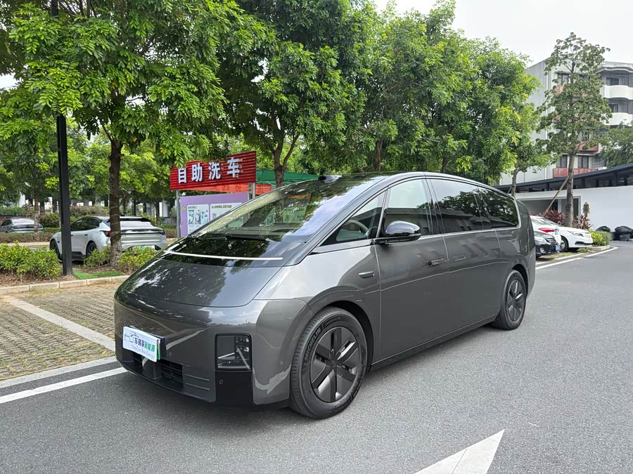 Li Auto MEGA 2025, фото 1