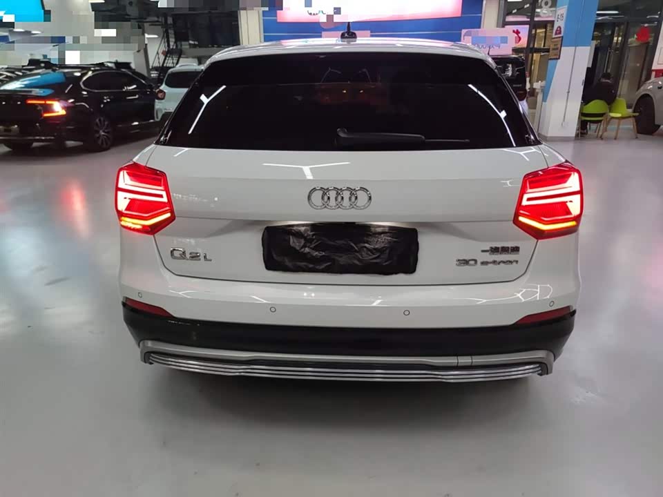 Audi Q2L