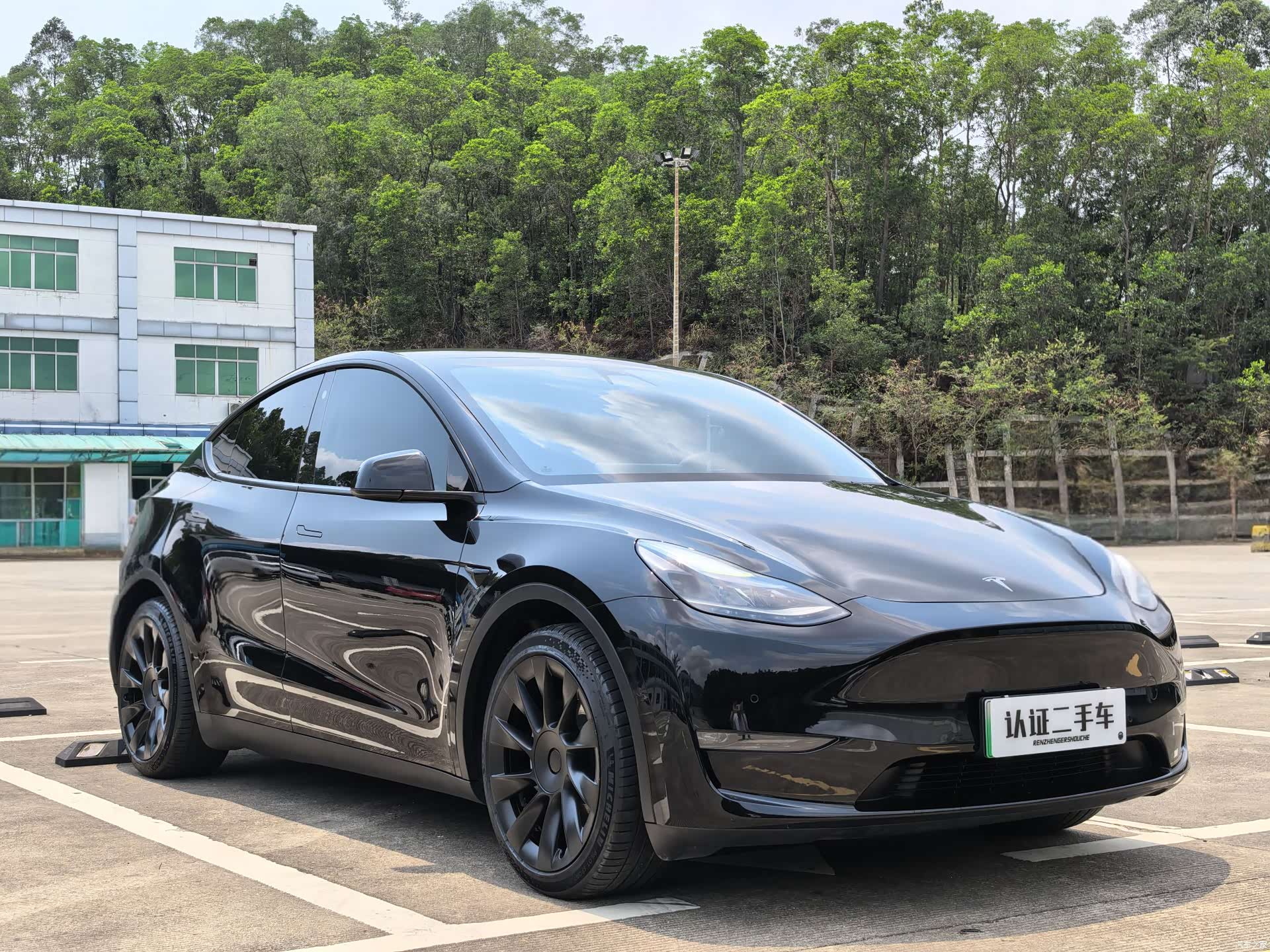 Tesla Model Y, 2021 3