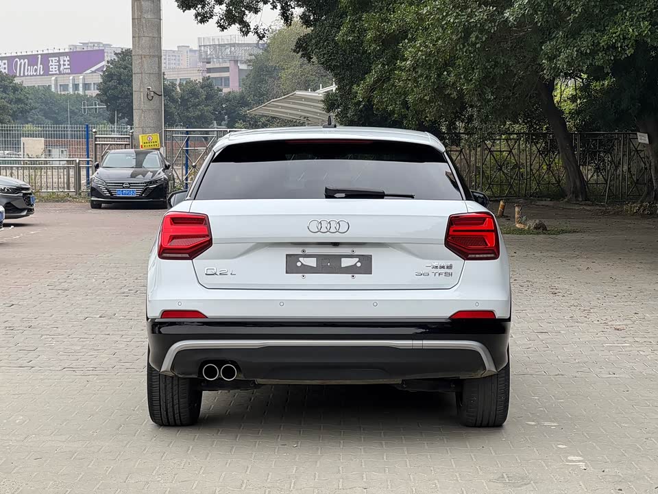 Audi Q2L
