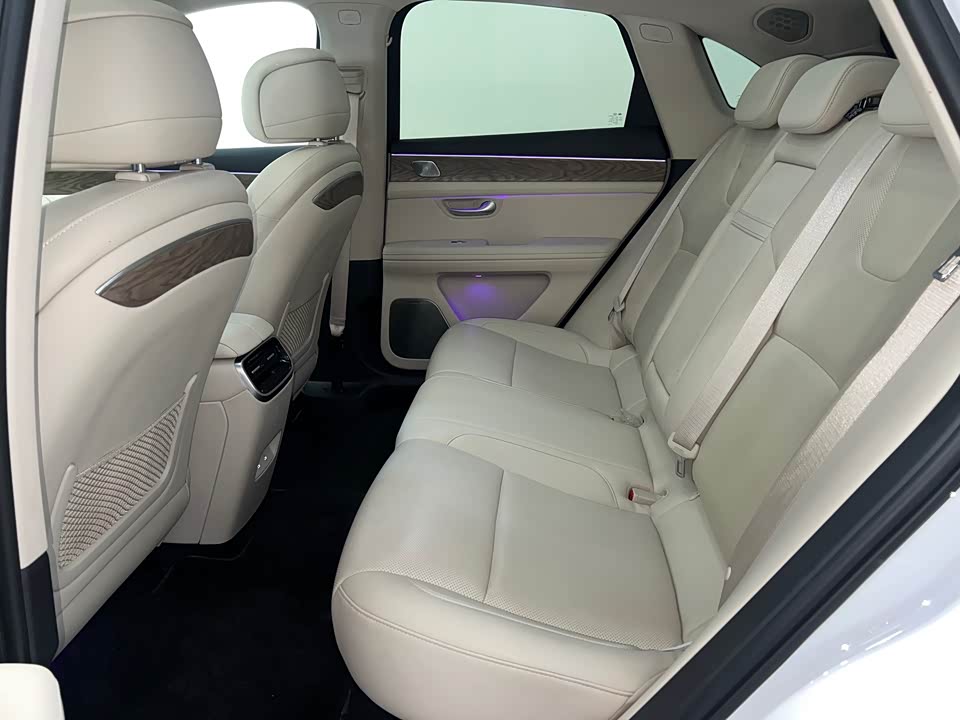 AITO Ask the world M5