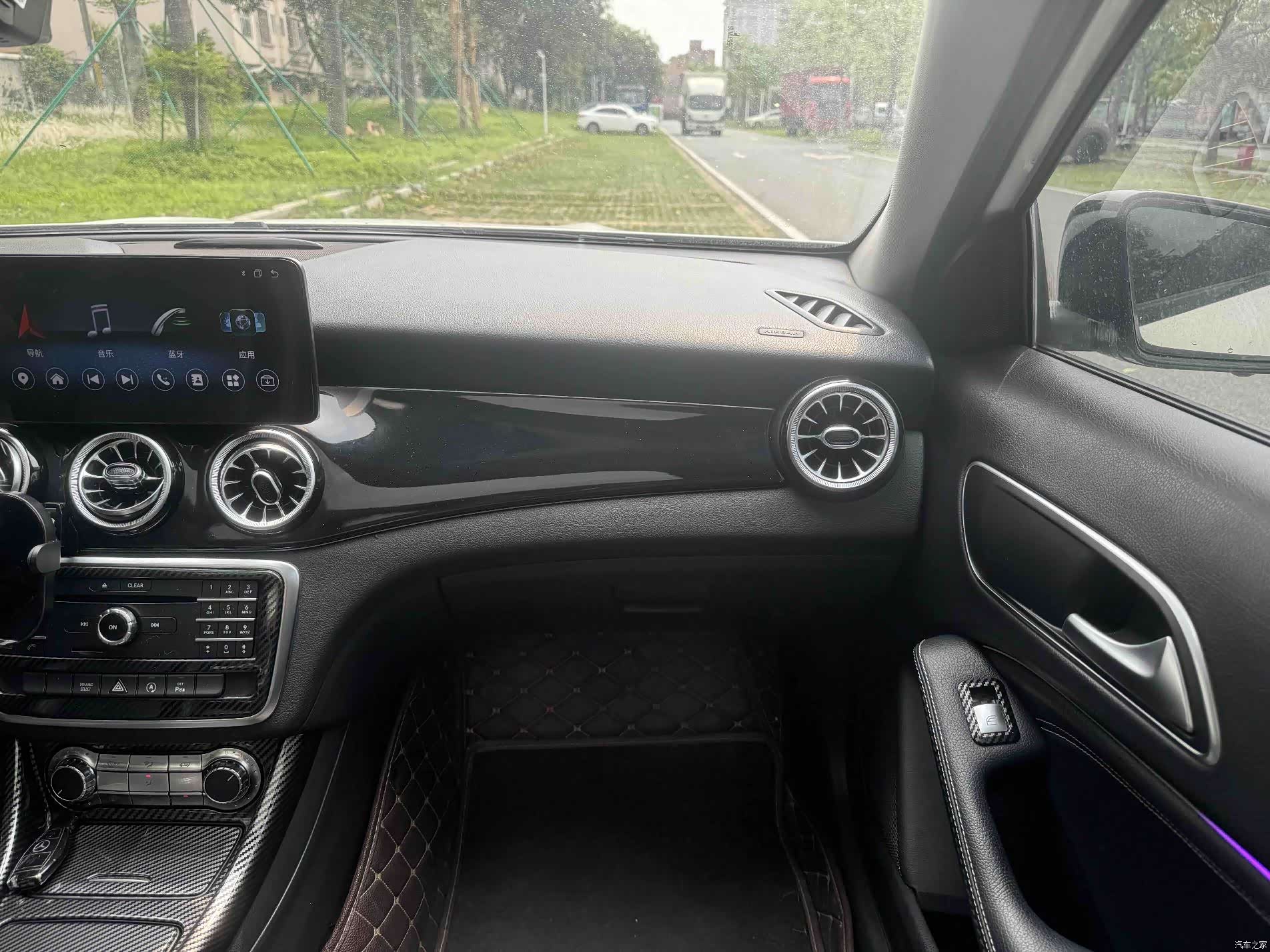 Mercedes-Benz GLA, 2016 12